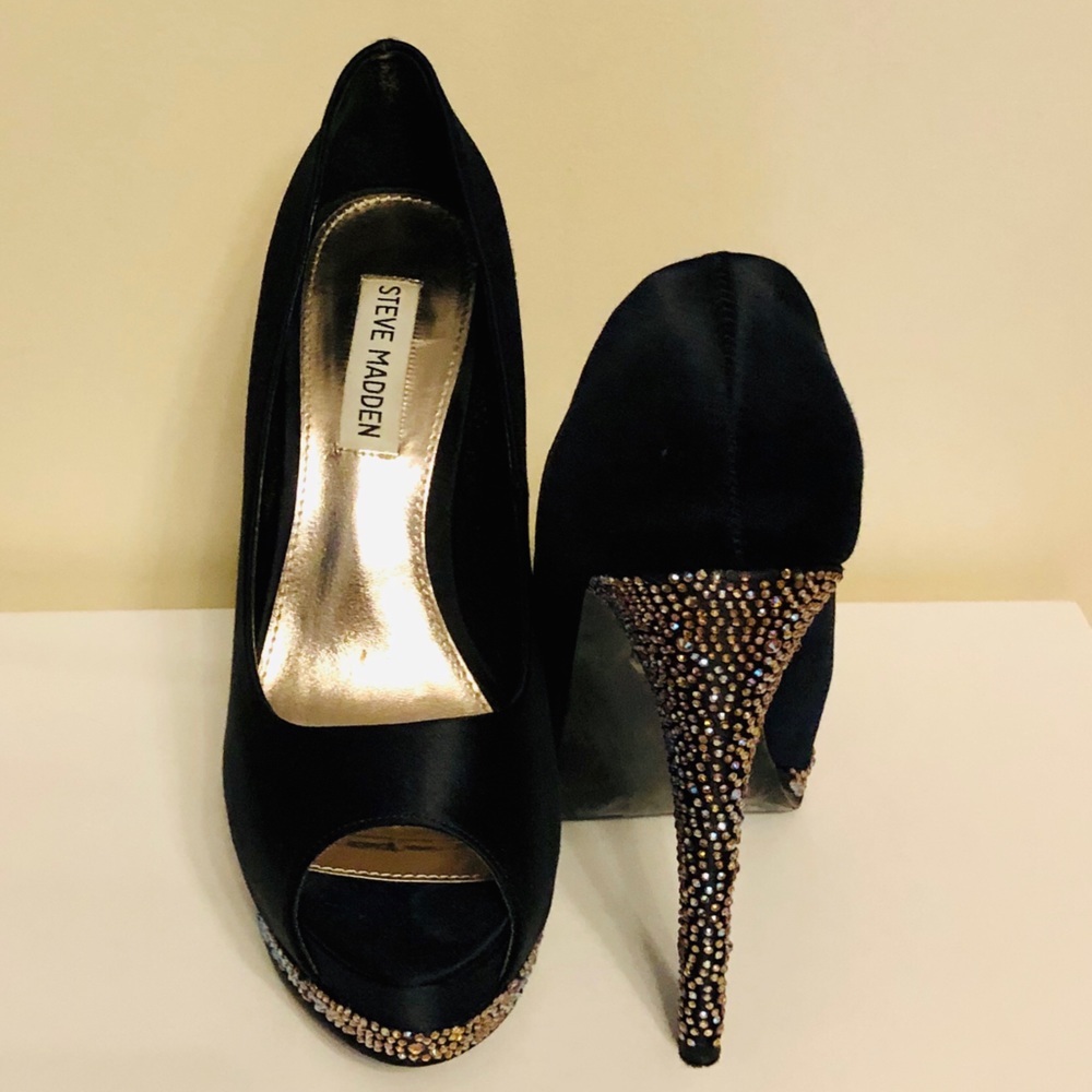 Steve Madden Rhinestone Heel/Platform OpenToe Pump